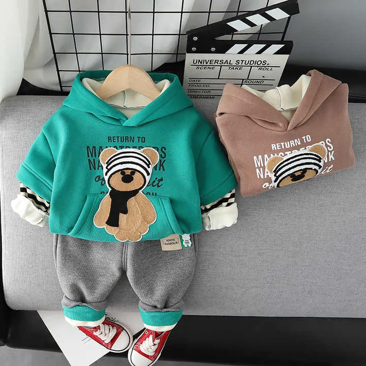 ملابس أطفال من عمر 1-5 سنوات شتوية بطية . 1-5 Years Old Baby Winter Clothes Lapel Hooded Thermal
