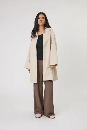 Arc Trench Coat - Ecru