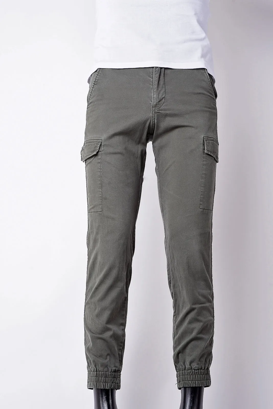 cuffed cargo joggers in green