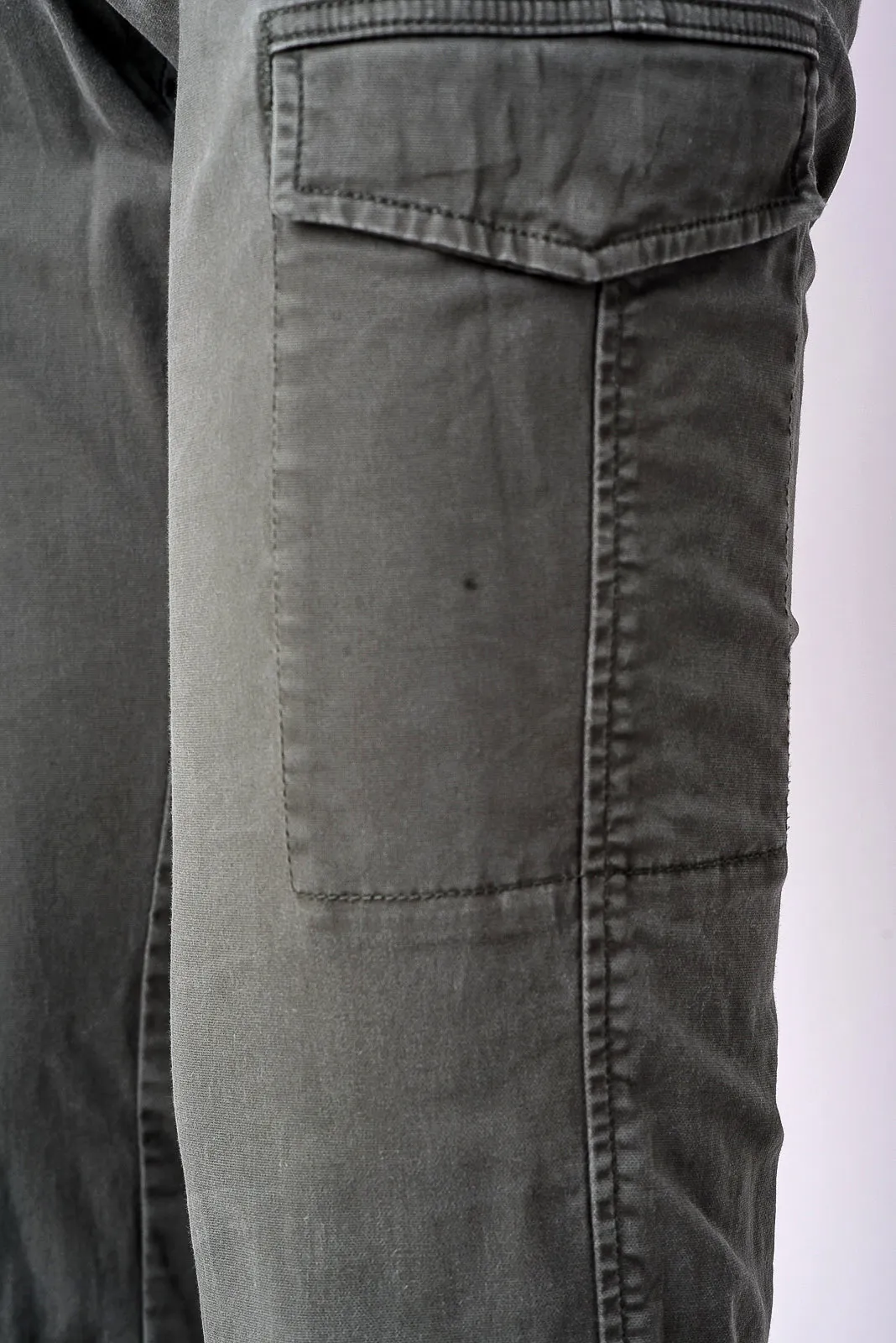 cuffed cargo joggers in green
