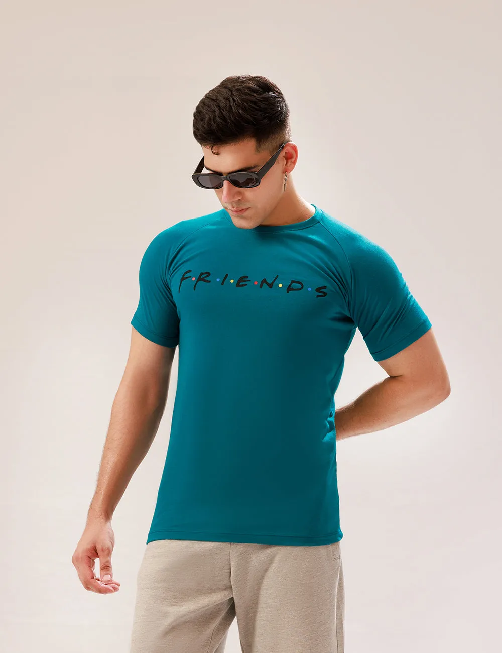 FRIENDS GRAPHIC T-SHIRT