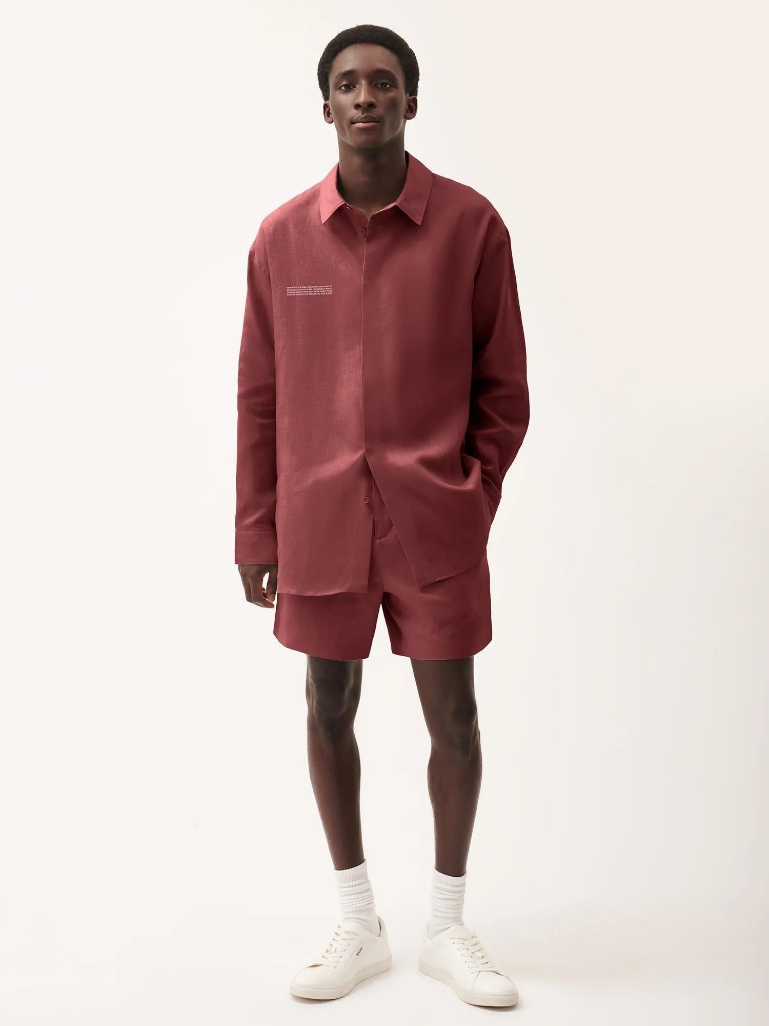 Mens DNA Linen Mid Length Shorts—garnet red