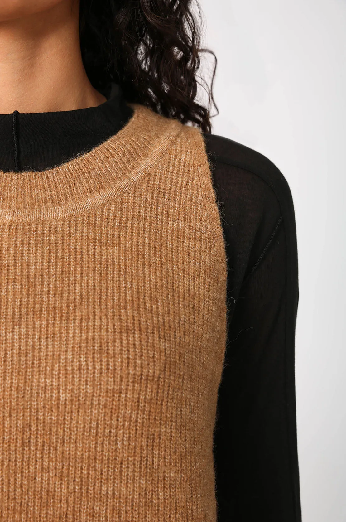 phase vest / camel marle