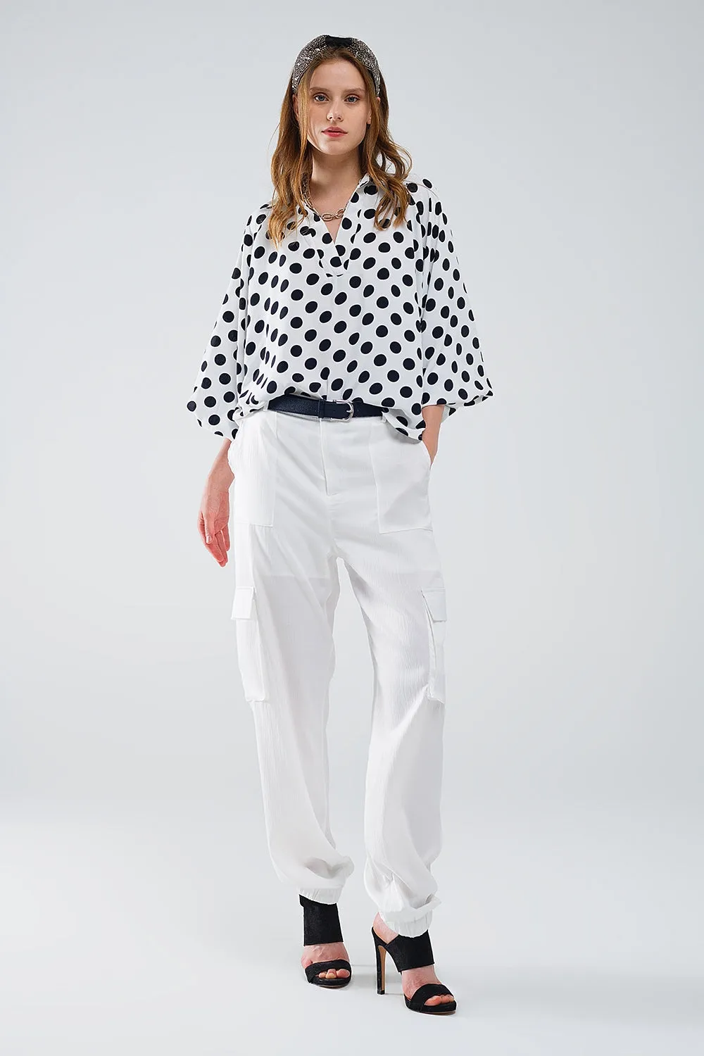Polka dot blouse with V-neck and balloon sleeves